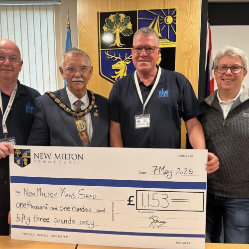The Mayor presents the cheque for £1153 to New Milton Mens Shed